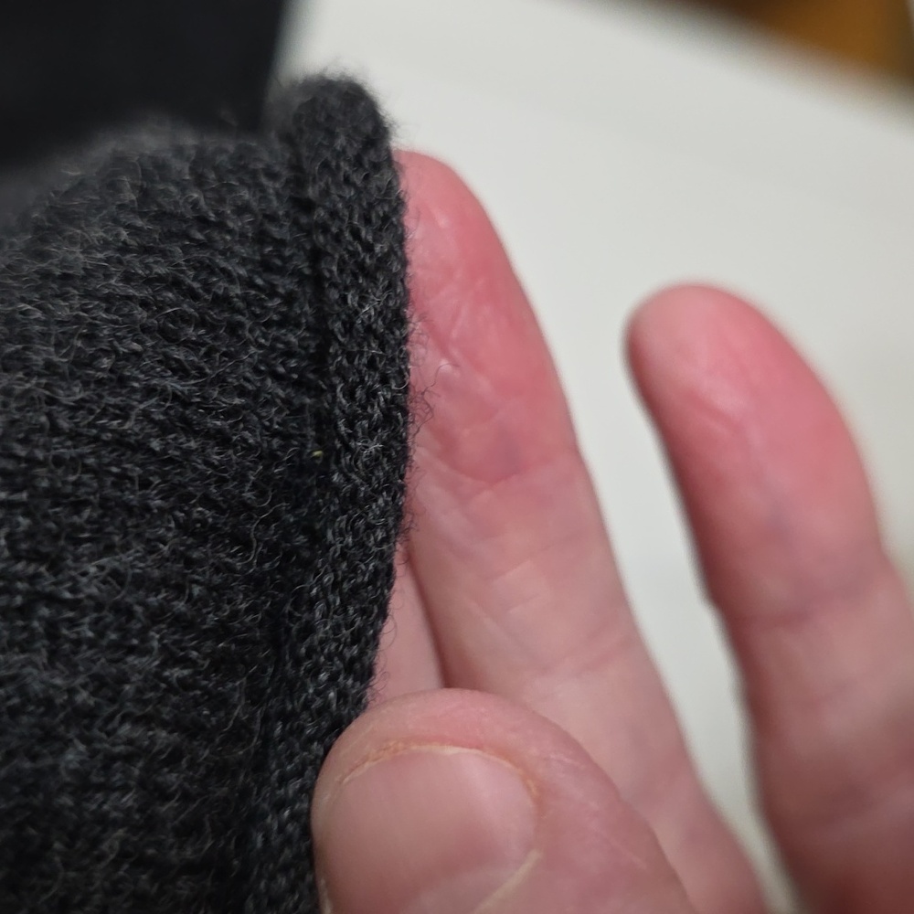 NWT Susan Bristol Womens 100% Merino Wool Sweater Black Rolled Hems Cozy Sz M - Picture 6 of 11